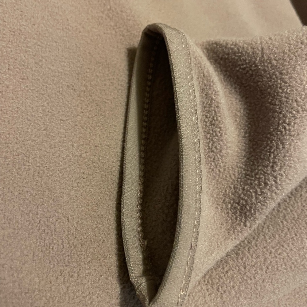 EUC Women’s 1X 1/4 Zip Pullover Lightweight in a Light blush color - Picture 8 of 9